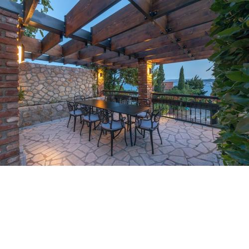 Cvrk Family House Novi Vinodolski