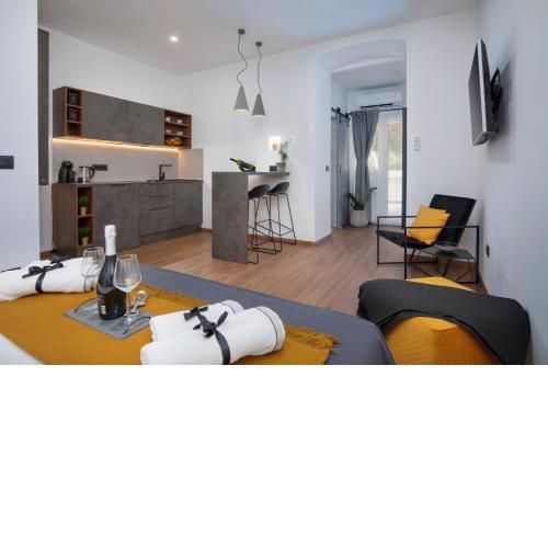 Deluxe Rooms and Apartments Korzo
