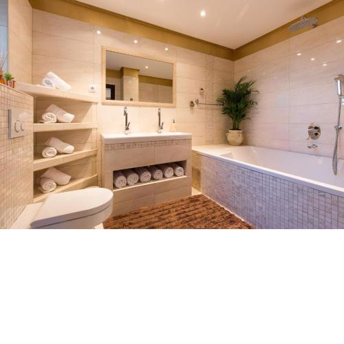 Deluxe Sea View Apartment Mate Balote