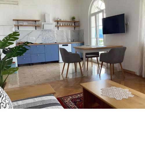 Die Appartements Glavas mit Loggia und Balkon für 2 Personen