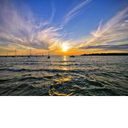 EMILY deluxe SUPERIOR 5 star studio apartment, your piece of heaven with sea & park view