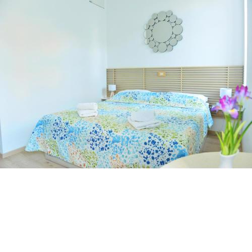 En-suite Iris on Rokova Street - 5 min Walk to the Old Town of Split