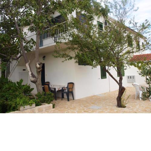 Enjoy a cozy apartment in Slatine 65 m² with terrace