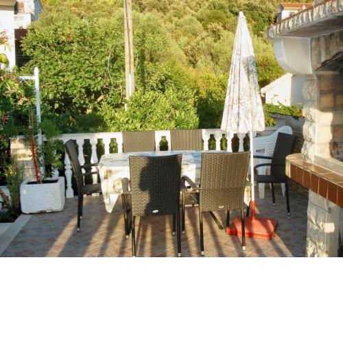 Family friendly apartment with parking in Vinisce 100 m²