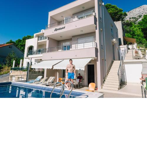 Family friendly apartments with a swimming pool Brela, Makarska - 13592