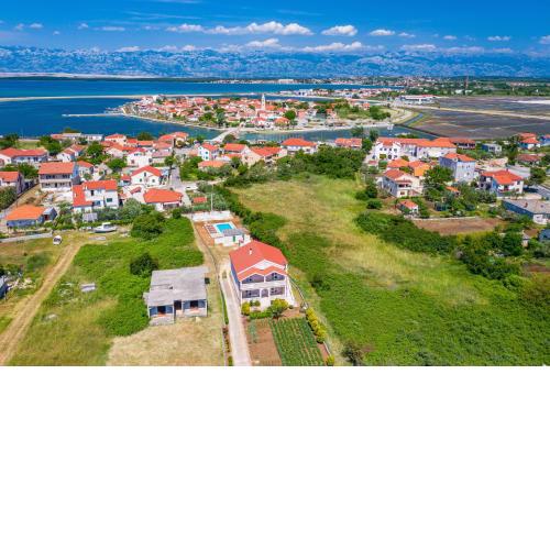 Family friendly apartments with a swimming pool Nin, Zadar - 18821