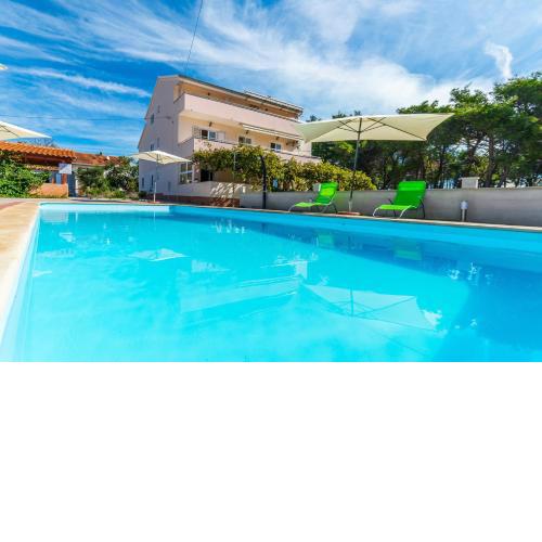 Family friendly apartments with a swimming pool Privlaka, Zadar - 12922