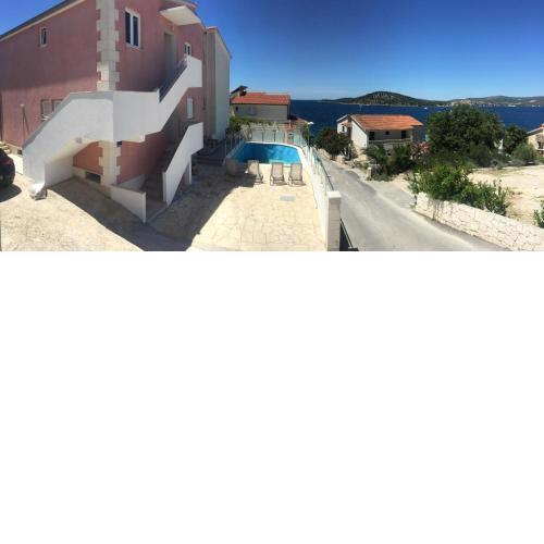 Family friendly apartments with a swimming pool Razanj, Rogoznica - 14232