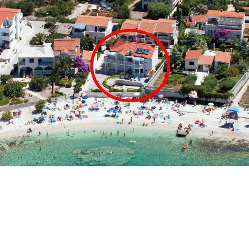 Family friendly apartments with a swimming pool Rogoznica - 7557