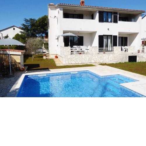 Family friendly apartments with a swimming pool Valbandon, Fazana - 7346