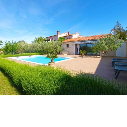 Family friendly house with a swimming pool Valbandon, Fazana - 20772