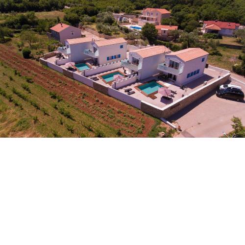 Family friendly house with a swimming pool Vrh, Krk - 17758