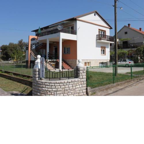 Family friendly seaside apartments Sukosan, Zadar - 3273