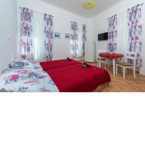 Fatoric Rooms