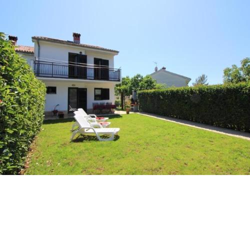 Ferienhaus in Poreč mit Garten, Terrasse und Grill