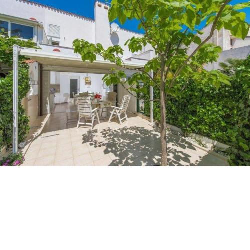 Ferienhaus mit schönem Meerblick von der Terrasse