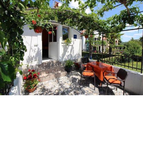 Ferienwohnung Pergola mit schöner Terrasse
