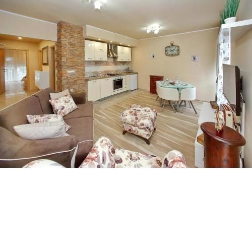 Few steps from the center - new and modern apartment for 4 persons