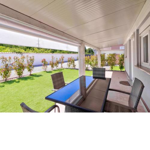 Garden View Holiday Home in Banjole near Beach and Boat Excursions