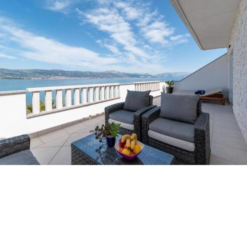 Geräumige Ferienwohnung mit Meerblick