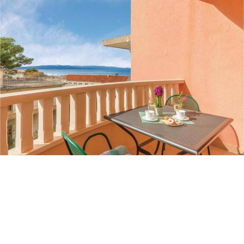 Gorgeous Apartment In Baska Voda