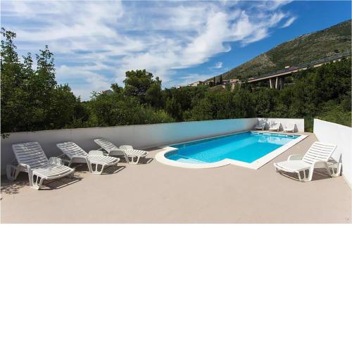 Gorgeous Apartment In Cavtat With Wifi