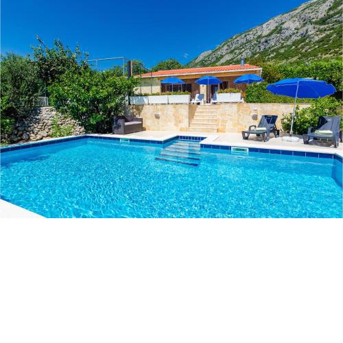 Gorgeous Apartment In Dubravka With Sauna