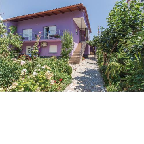 Gorgeous Apartment In Fazana With Kitchen