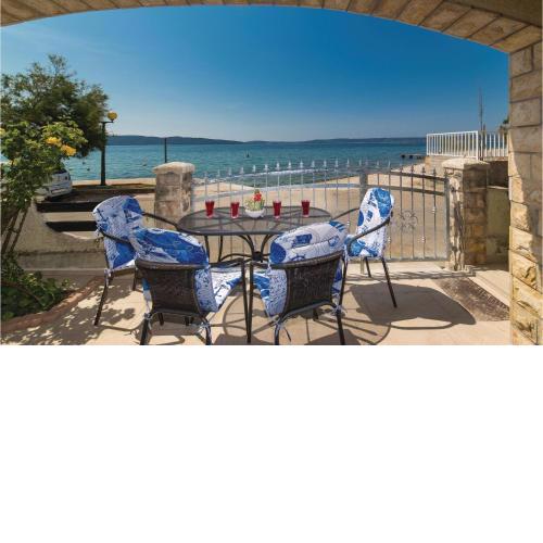 Gorgeous Apartment In Kastel Kambelovac With Wifi