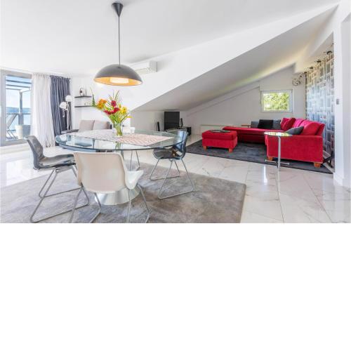Gorgeous Apartment In Krilo Jesenice With Jacuzzi