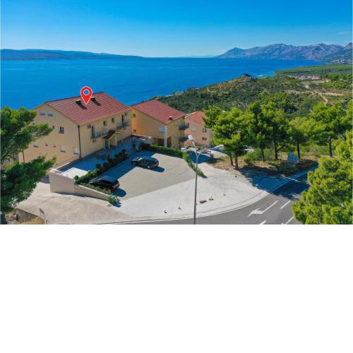 Gorgeous Apartment In Krvavica With Wifi