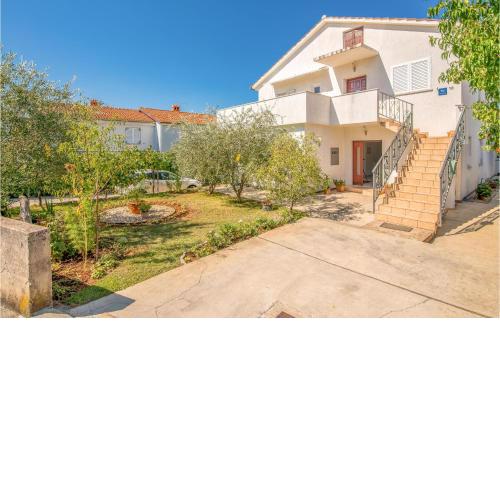 Gorgeous Apartment In Malinska With Wifi