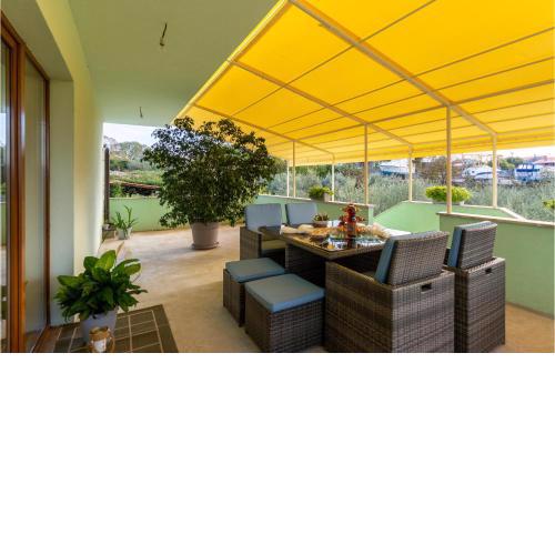 Gorgeous Apartment In Nenadici With Wifi