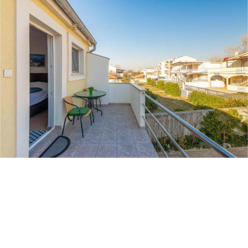 Gorgeous Apartment In Nin With Wifi
