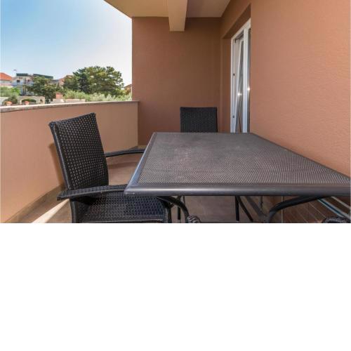 Gorgeous Apartment In Pakostane With Wifi