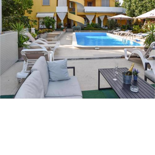 Gorgeous Apartment In Pakostane With Wifi