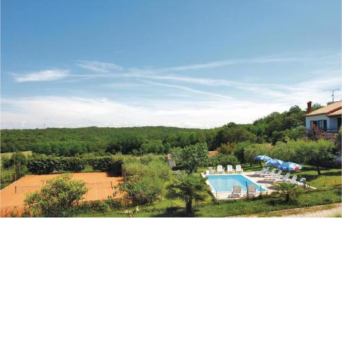 Gorgeous Apartment In Porec-Mugeba With Wifi