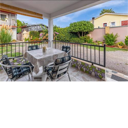 Gorgeous Apartment In Premantura With Wifi