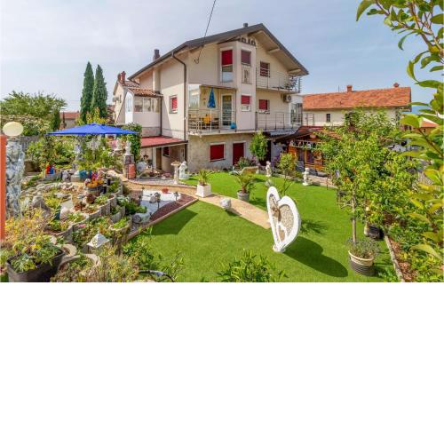 Gorgeous Apartment In Rijeka With Jacuzzi
