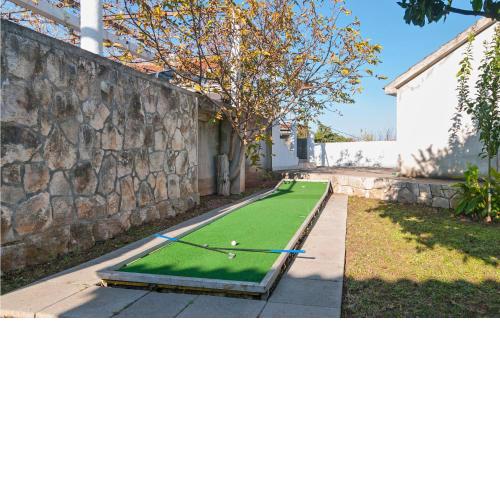 Gorgeous Apartment In Splitska With Wifi