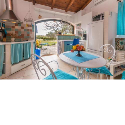 Gorgeous Apartment In Sukosan With Kitchen