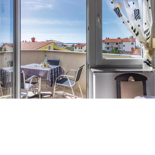 Gorgeous Apartment In Vodnjan With Kitchen