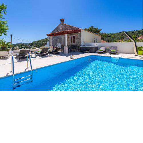Gorgeous Apartment In Zaton Mali With Jacuzzi