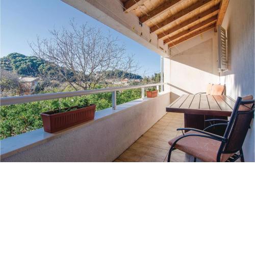 Gorgeous Apartment In Zuljana With Kitchen