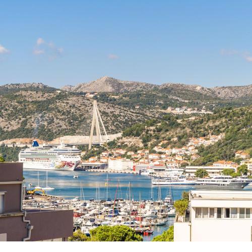 Gorgeous Dubrovnik sea view apartment with free parking