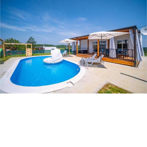 Gorgeous Home In Cerovacki Galovici With Sauna