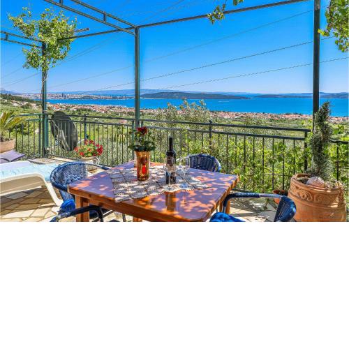 Gorgeous Home In Kastel Kambelovac