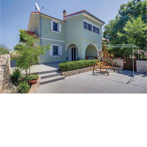 Gorgeous Home In Punta Kriza With Wifi
