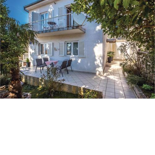 Gorgeous Home In Selce With Wifi