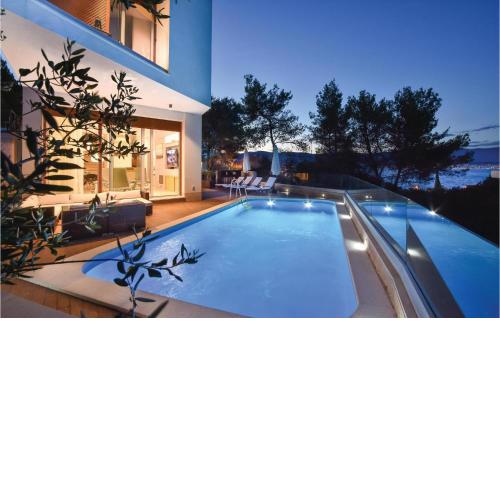 Gorgeous Home In Slatine With Wifi
